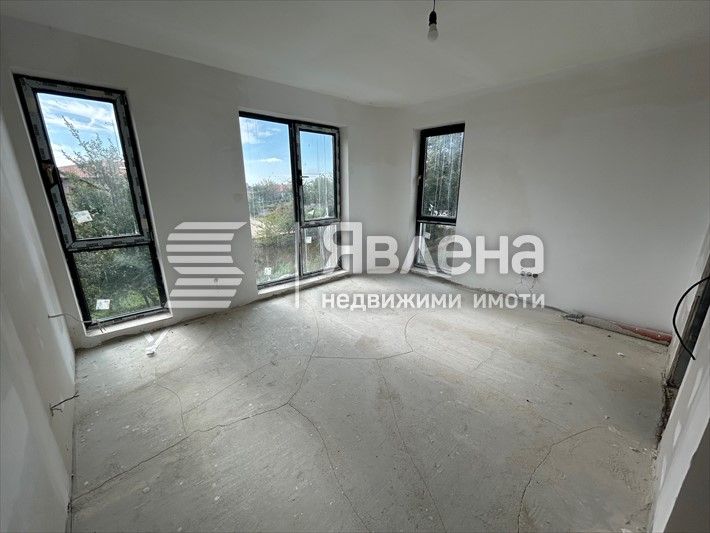 Продава се Тристаен апартамент в Варна, м-т Траката - 126 кв.м за 1548 €/кв.м - Снимка #4
