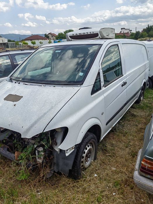 Продавам мерцедес вито на части.