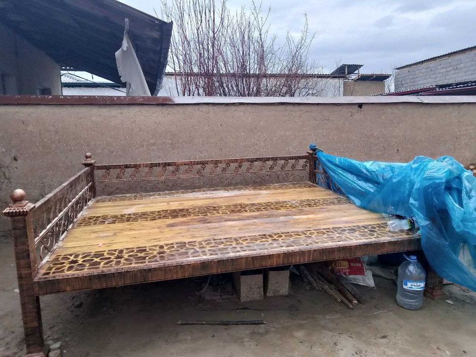 3х2 hajmdagi karavat srochni sotiladi