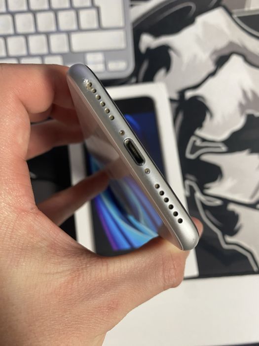 iPhone SE 2 64gb 79% (Состояние: Отличное)
