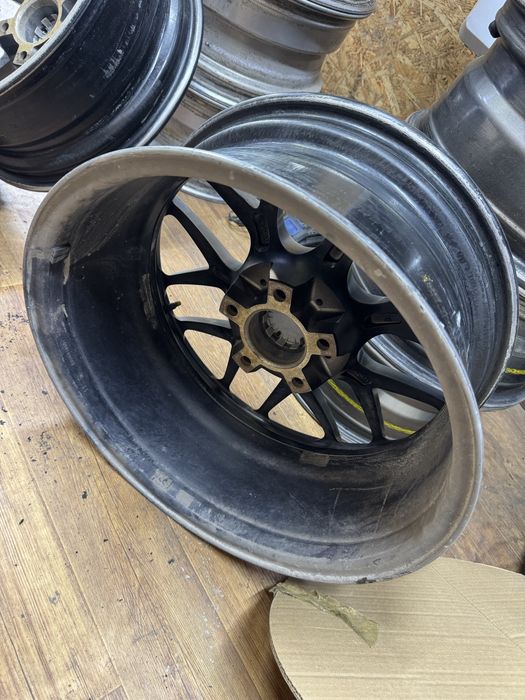 Диски Cross-Spoke r17 в стиле BBS