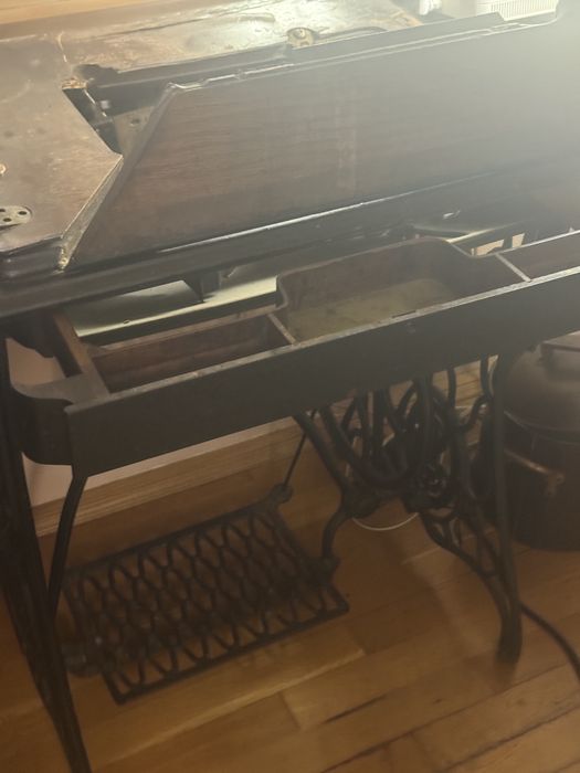 Masina cusut Singer , f veche