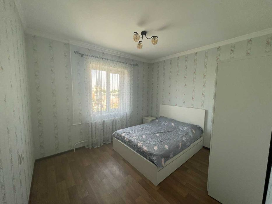 Продаю четырёхкомнатную квартиру (Со́бственник)