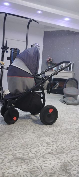 Продам коляску. В хорошем состоянии.
