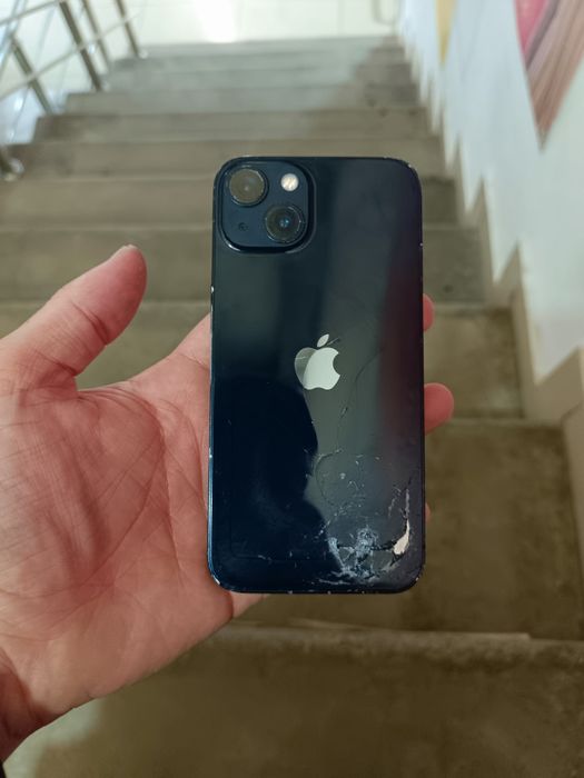 Продам айфон 13 хороший