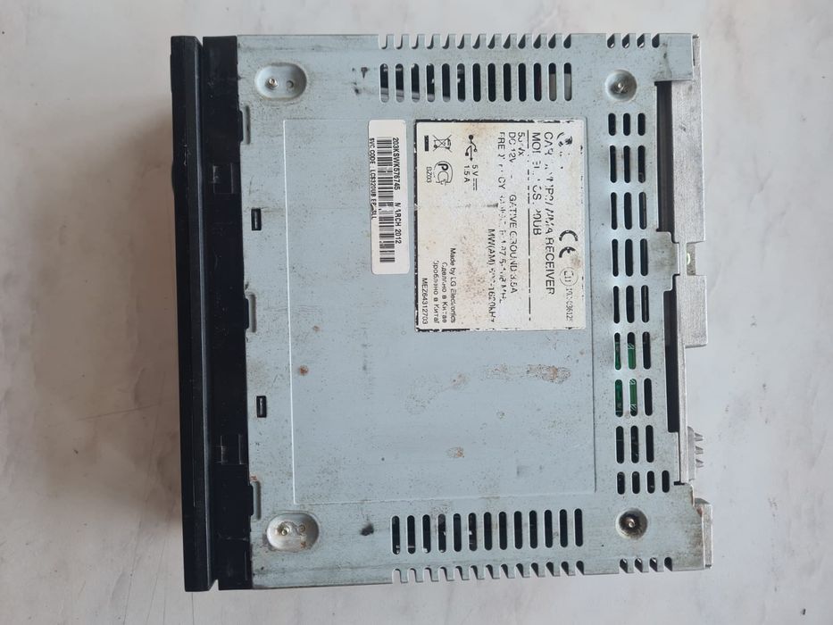 Продам магнитолу LG