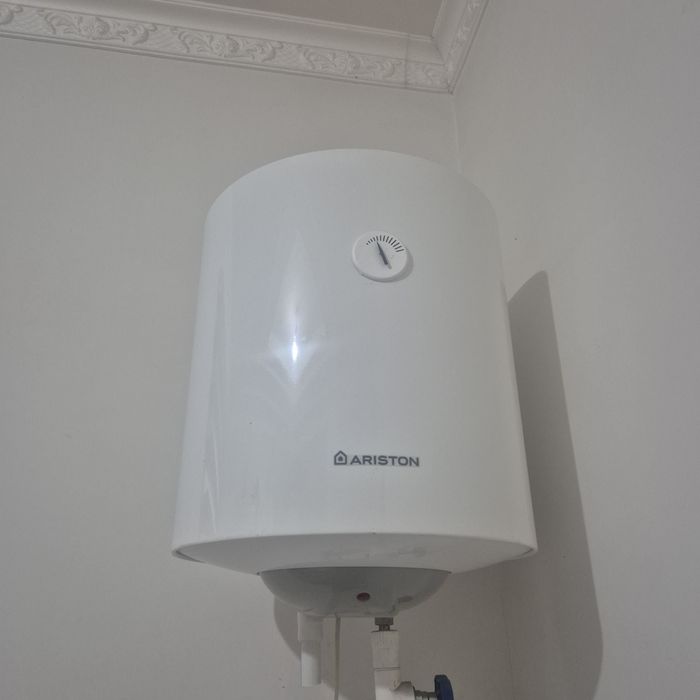Аристон 50 литр .