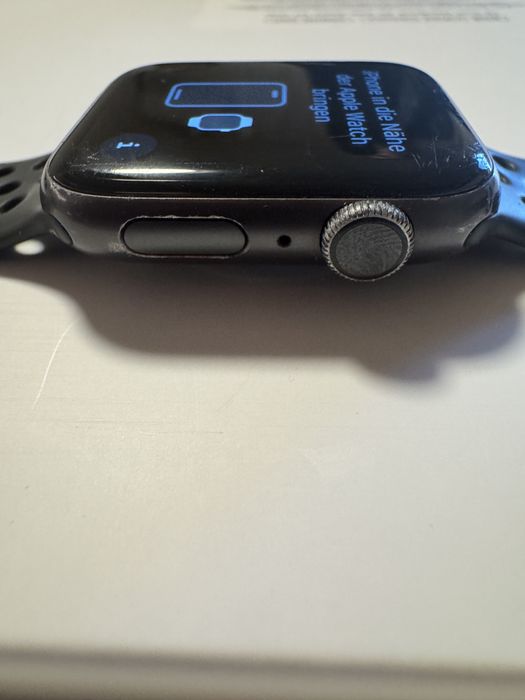 Apple Watch серия 5 (Nike) 2020 г.