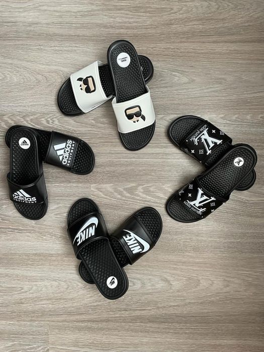 Vand papuci de dama si barbat