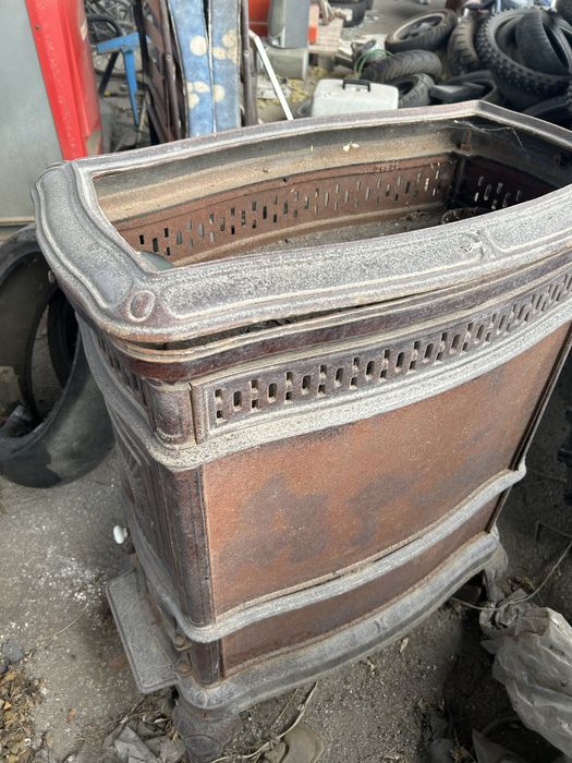 Стара емайлирана печка