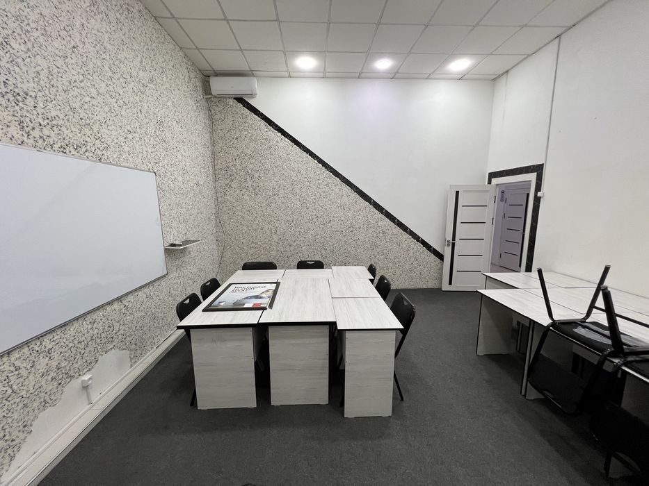 Аренда под офис С МЕБЕЛЬЮ! 28 м2 ЛАБЗАК! 400$, 3 этаж, Вдоль Дороги!