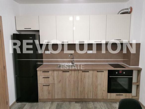 Дава се под наем Двустаен апартамент в Варна, Кайсиева градина - 56 кв.м за 458.49 € - Снимка #1