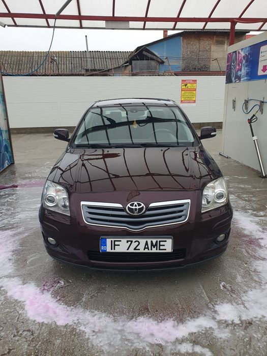 Vând Toyota Avensis t25