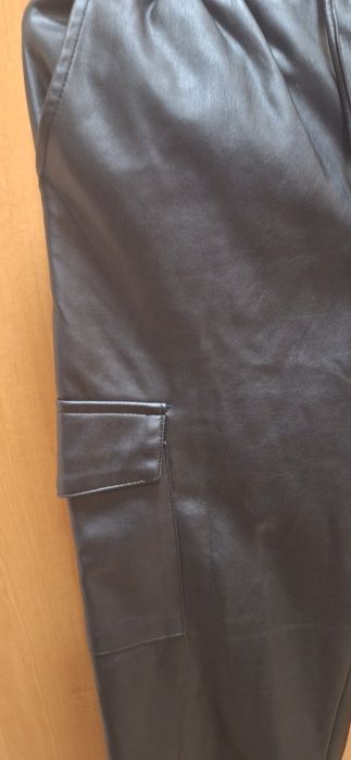 Pantaloni imitație piele