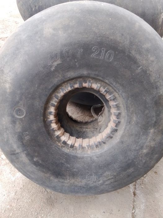 Самалеттин покрышкасы мен камери б/у