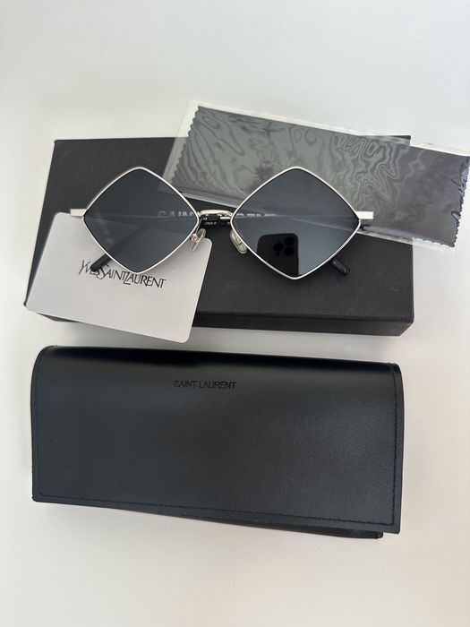 Чисто нови слънчеви очила Saint Laurent в сребрист цвят