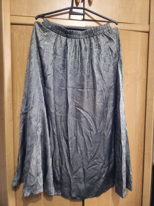 Продам  новый костюм.