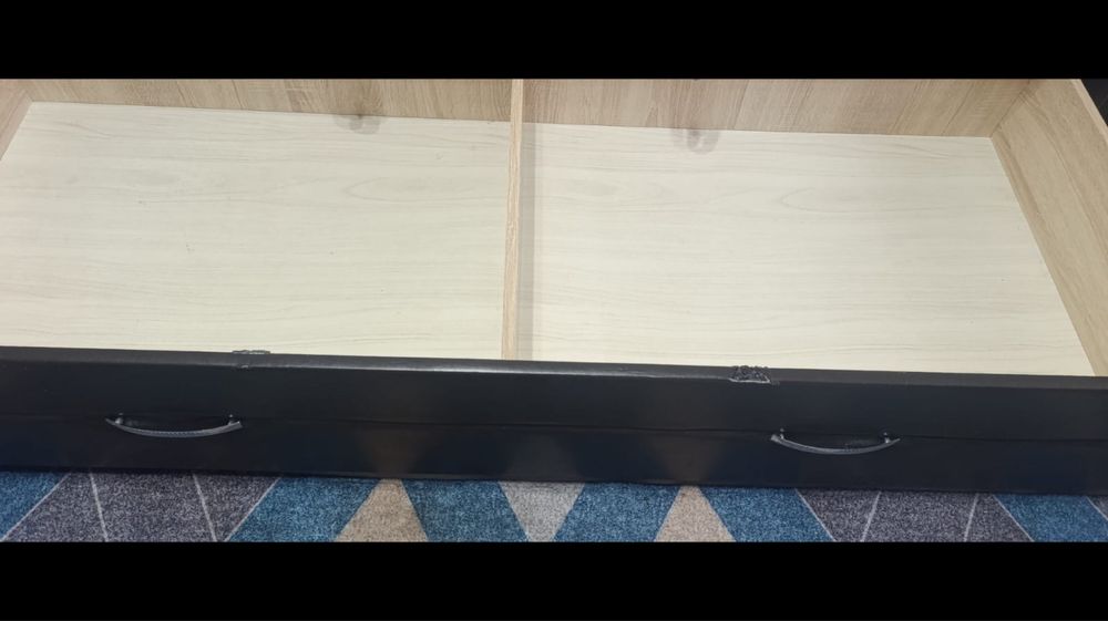 Продается диван в хорошем состоянии