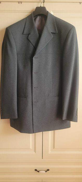 Нов официален костюм