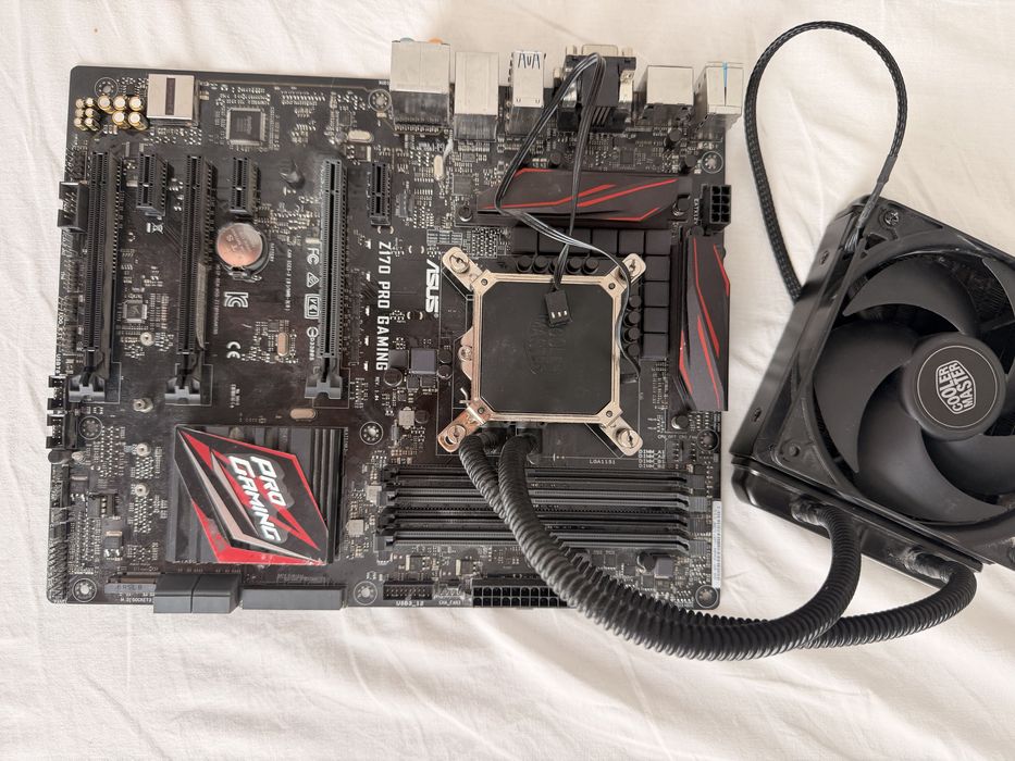 Vand componente pc dau tot pc ul pentru 1550