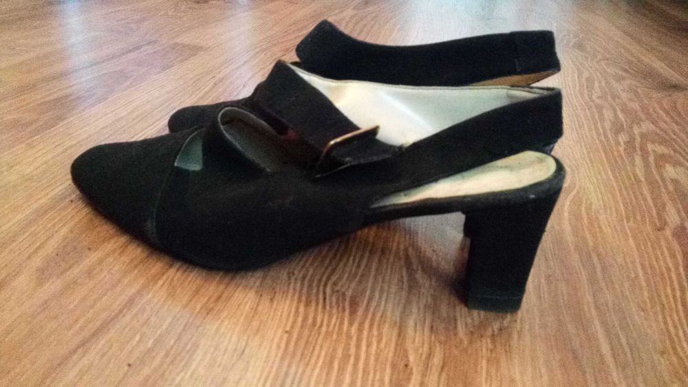 Аёллар кийими 50-52размер донаси 80минг сум+туфли Италия БЕПУЛ