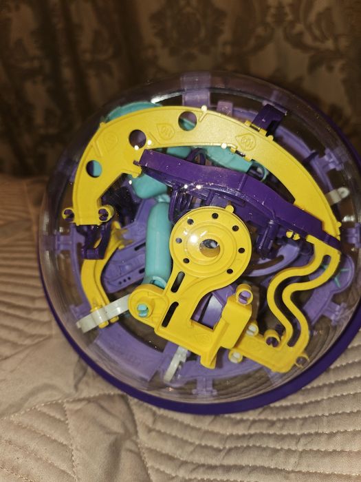 Продам игрушку 3d лабиринт