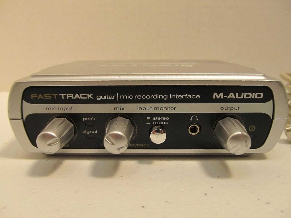 Interfata M-AUDIO Fast Track guitar , Mic recording interface
