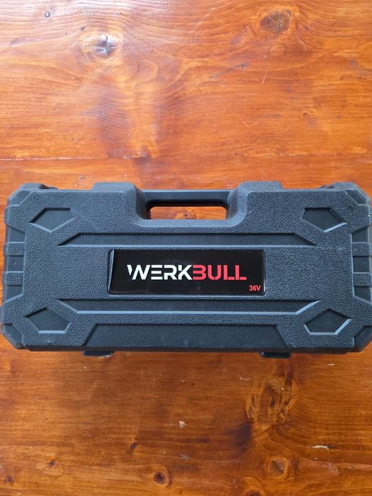 Mini fierăstrău cu ungere automată + 2 baterii și 2 lanțuri WerkBull