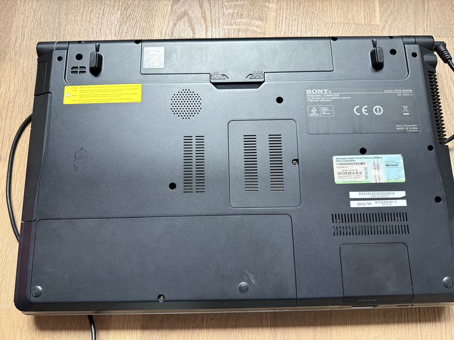 Laptop Sony Vaio seria AW 18”