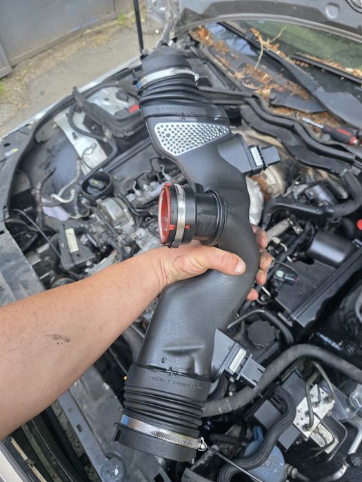 Въздуховод лястовица с дебитомери за Mercedes om 642 V6