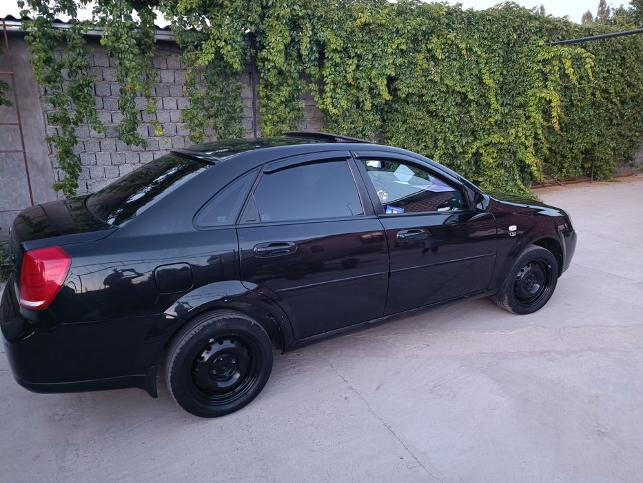 Продается Lasetti  3 позиция.Срочно.