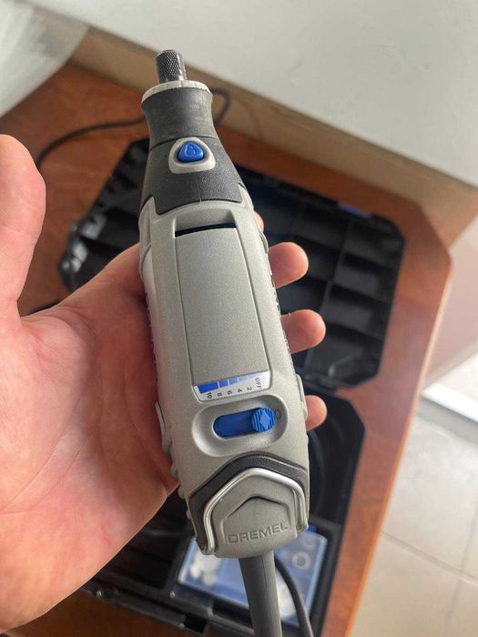 Unealta multifunctionala Dremel 3000, 130 W, cu cablu, pentru gaurit, slefuit + accesorii