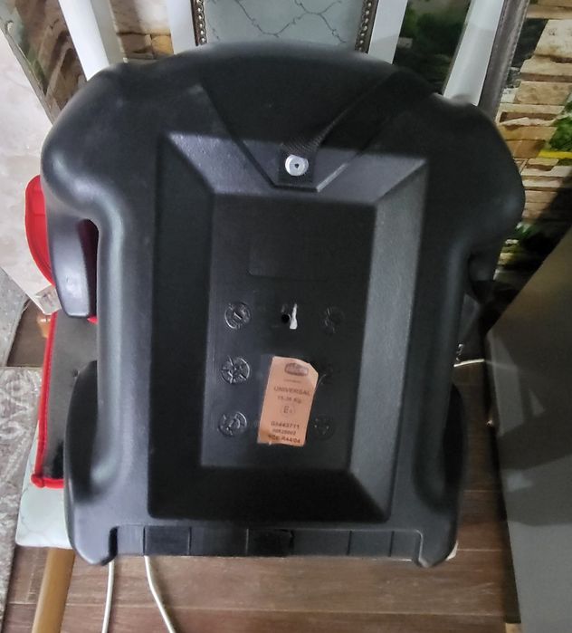 Продам бустер Chicco