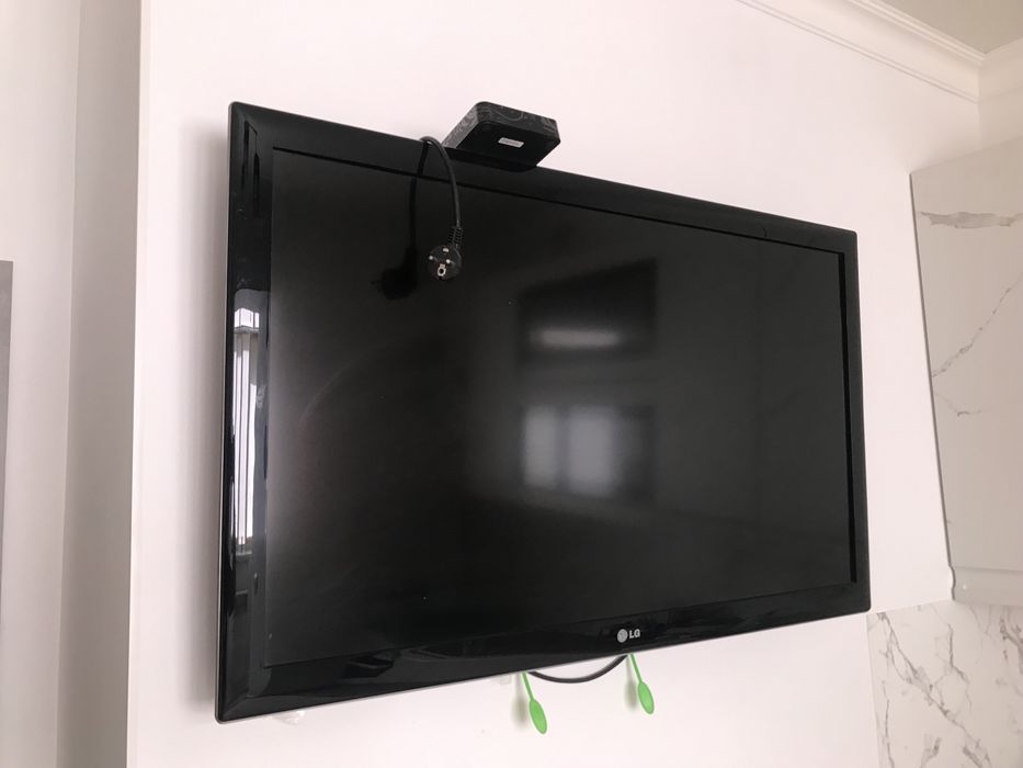 Продам Телевизор lg
