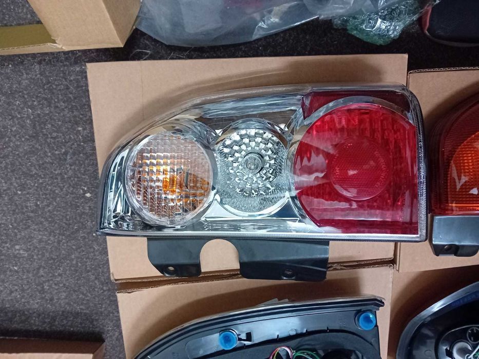 lampa stop suzuki grand vitara clara sau normala stop spate tripla