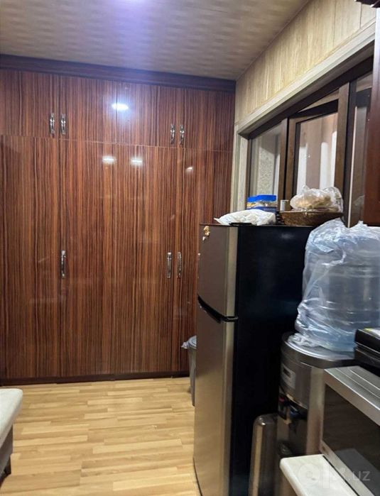 Юнусабад 10, 4/1/5 Не Торец 90м2 Меб+тех:Да, Двух сторон Огород+Подвал