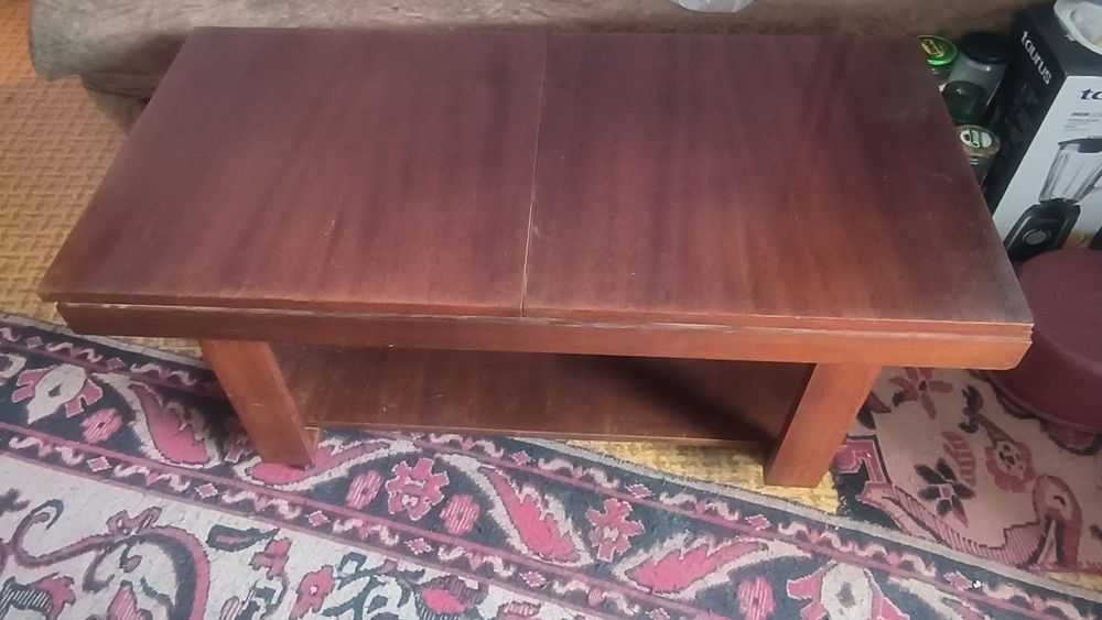 Продавам,холна ретро маса разтегателна