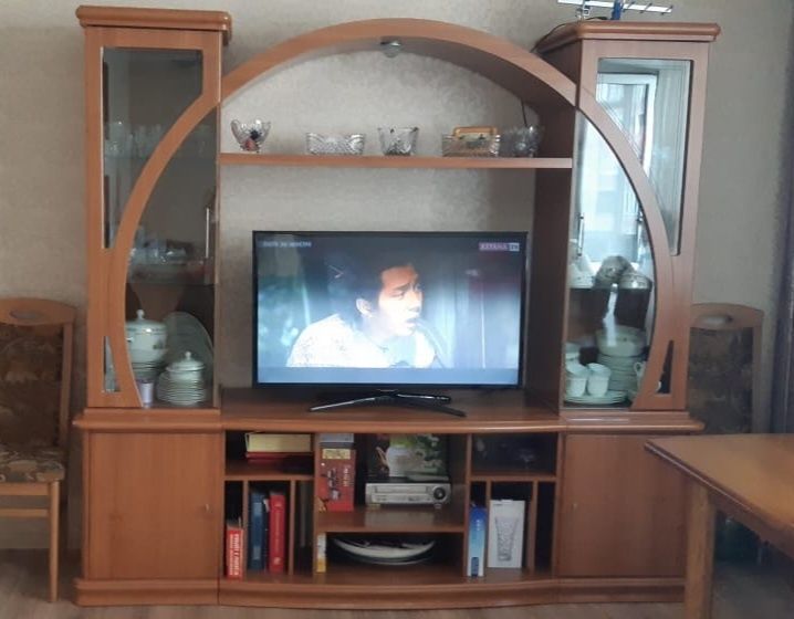 Срочно продам горку для гостиной