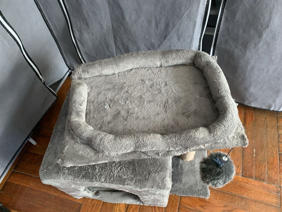 Кошкин дом б/у в хорошем сотояние