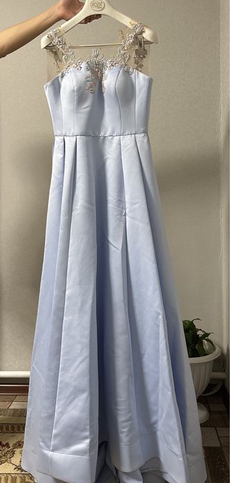 Продам бальное платье