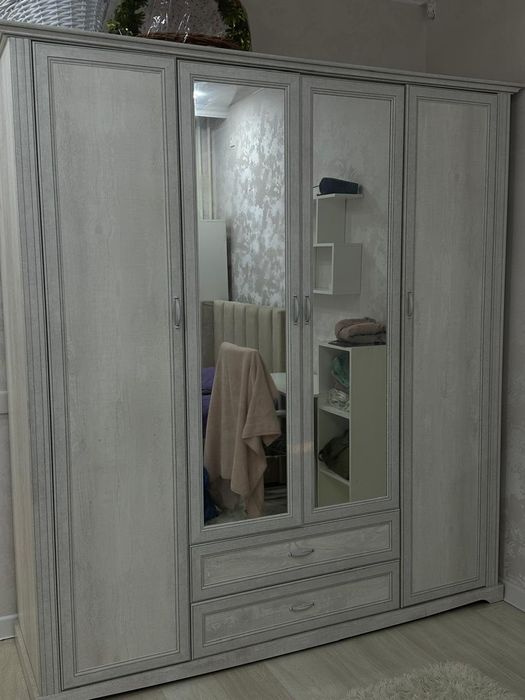 Шкаф почти новый