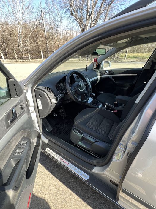 Vând Skoda Octavia Scout 4x4