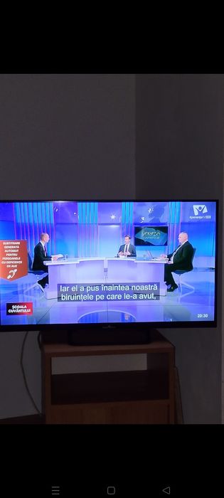 Vând tv smartech 81 cm