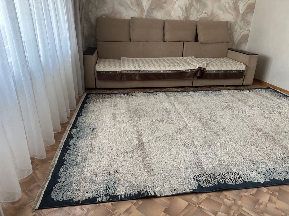 Продам ковер,палас.