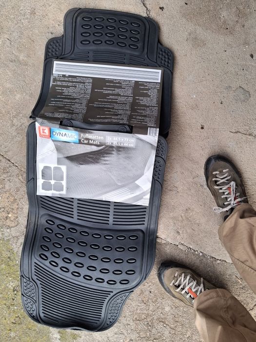 Продавам стелки за автомобил неупотребявани Кауфланд