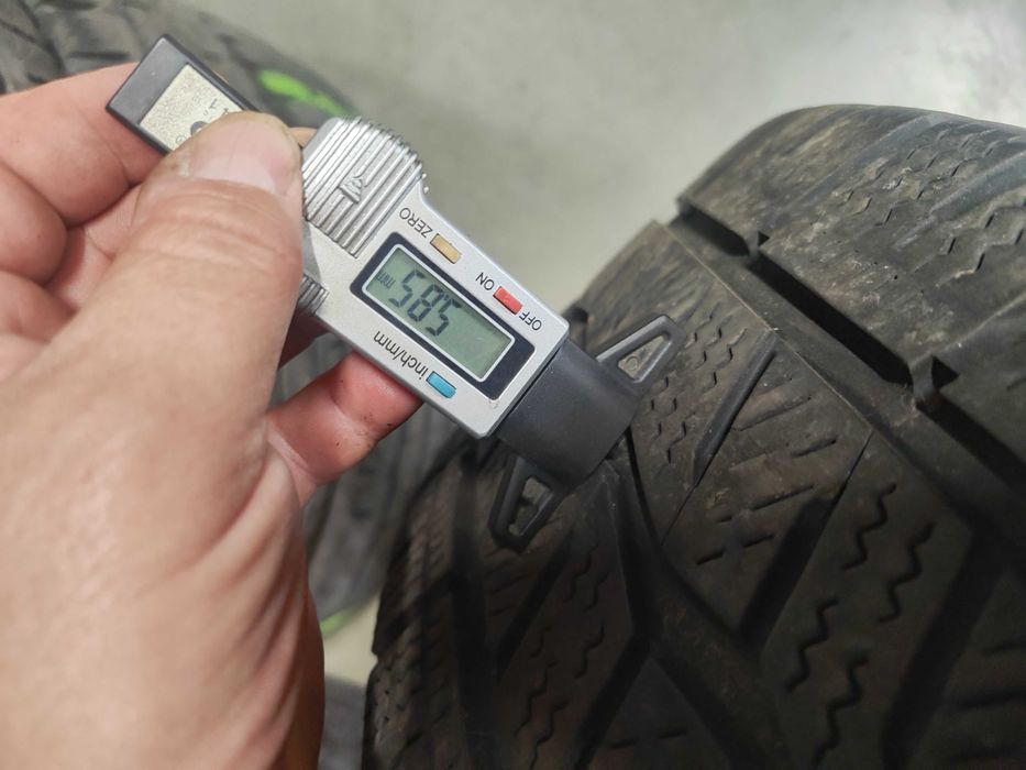 2бр.зимни гуми 235/65/16C Hankook