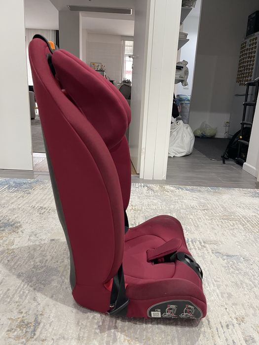 Автокресло Chicco 9-18кг