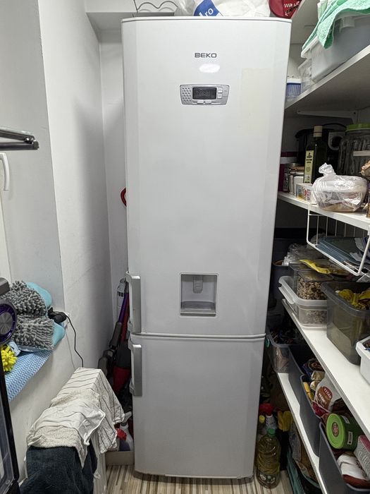 Combina frigorifica Beko, dispenser apa, inregistrate mesaje audio, A+
