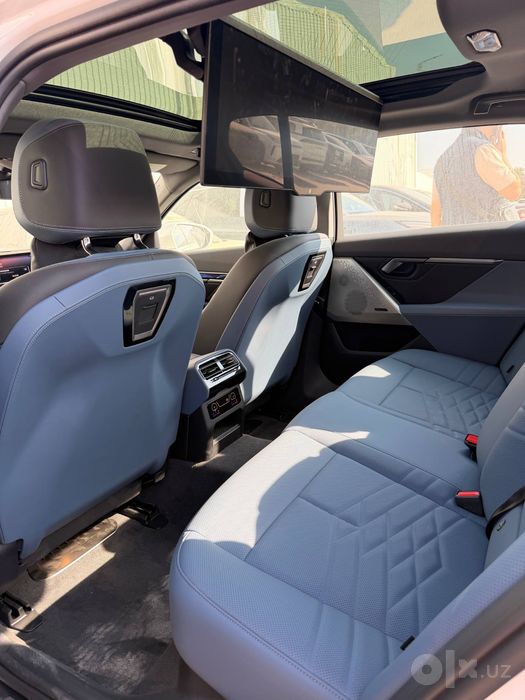 BMW i5 40L 2025 yil
