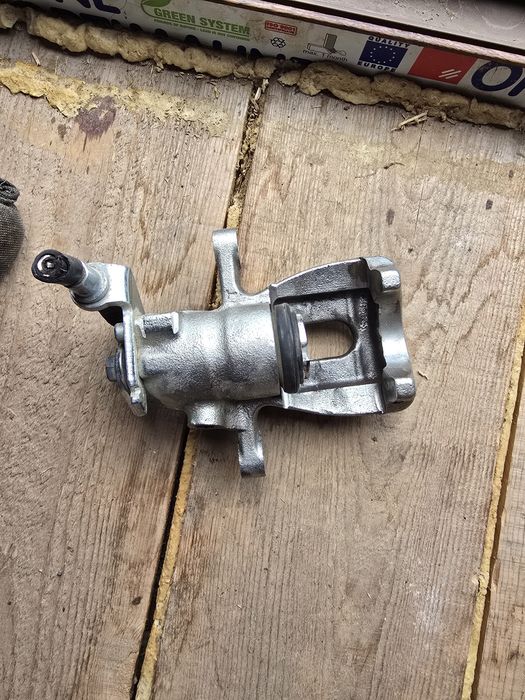 Vand piese de Mitsubishi Colt